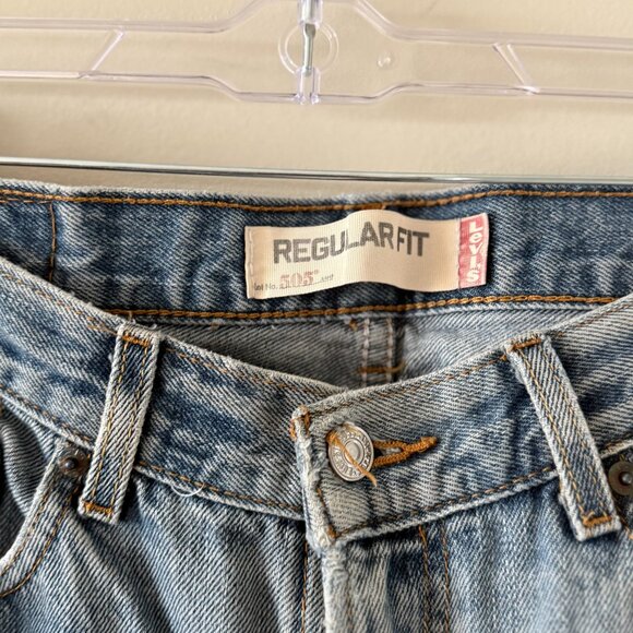 Levi's 505 Denim, Medium/Light Wash in Size 33x30 - Picture 6 of 11